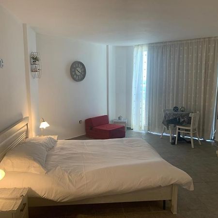 Raphael Apartments Herzelia Esterno foto